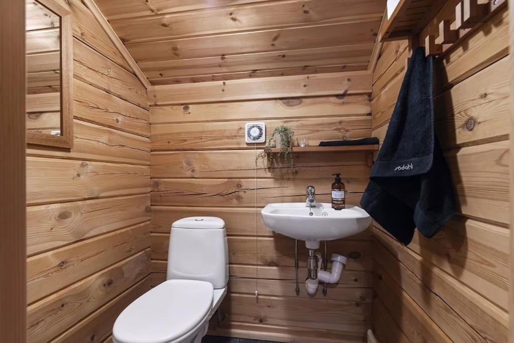 Tradisjonell Laftet Hytte Vradal Exterior foto