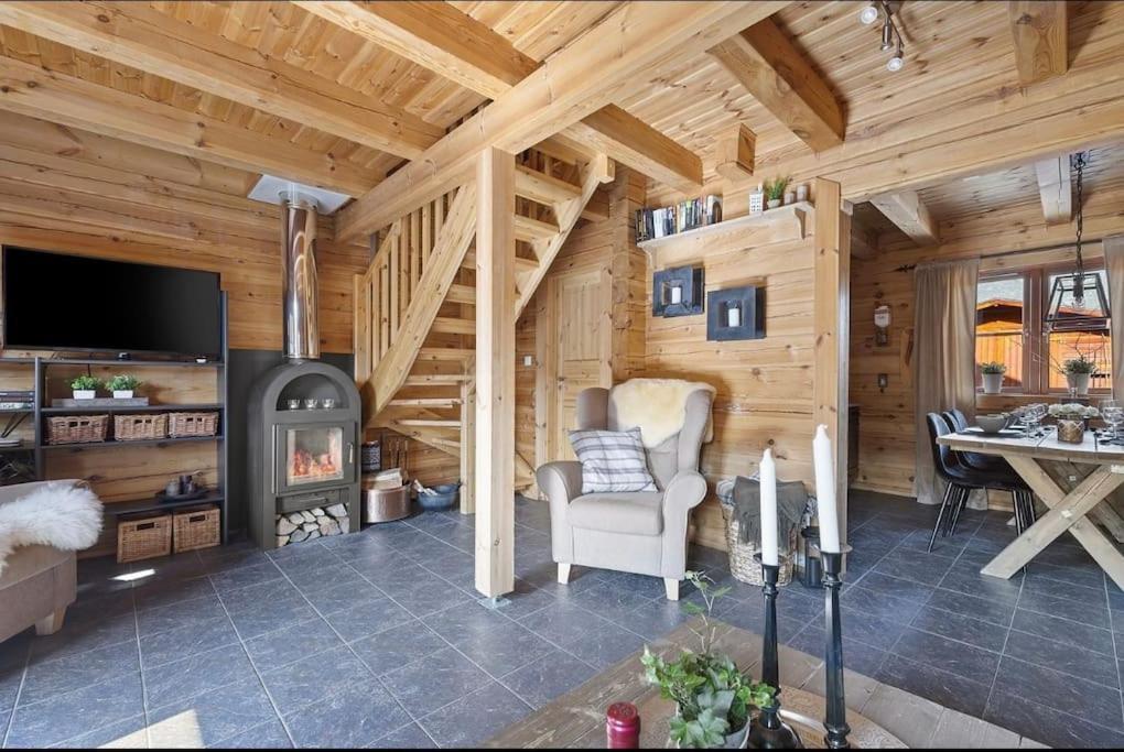 Tradisjonell Laftet Hytte Vradal Exterior foto
